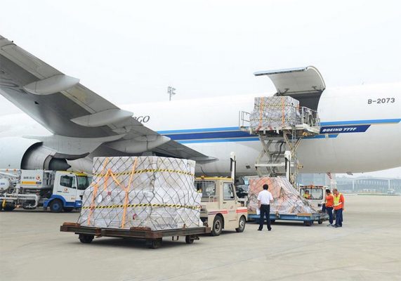 vận chuyển bưu kiện quốc tế