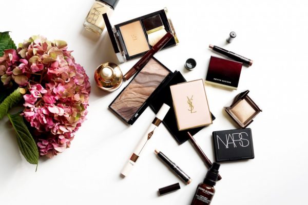 Đóng gói mỹ phẩm gửi đi nước ngoài